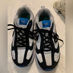 NIKE New Youth Size 7Y White Black Nike Air Max Dawn Running Shoes PreOwned